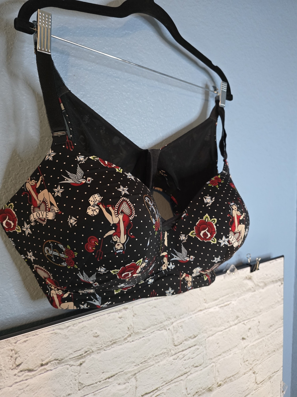 torrid Black Pin-Up Floral Full Coverage Bra with Red Accents Sz 44DD - Picture 2 of 5